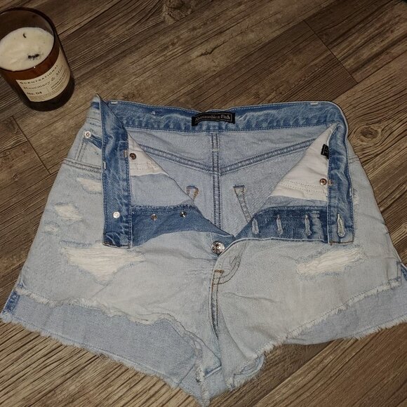 Abercrombie & Fitch High Rise Short Shorts 😍😍😍 - Picture 3 of 10
